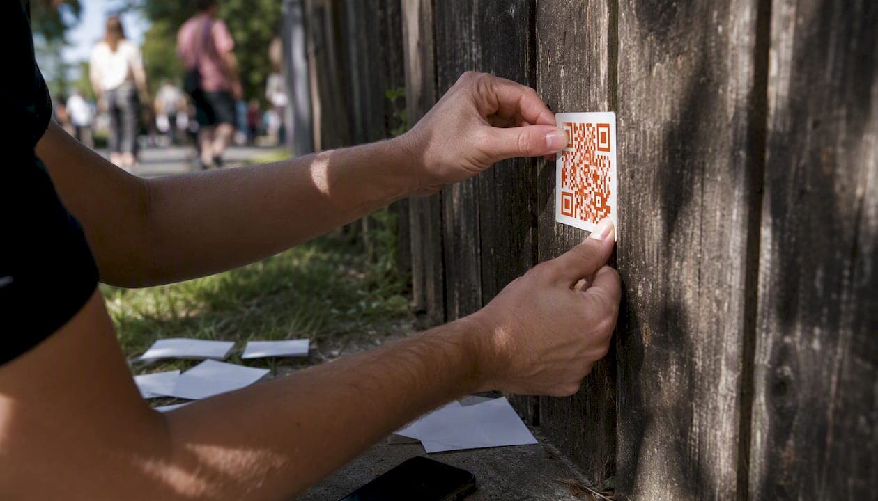 Dynamic QR Codes for Marketers: Create, Customize, Track